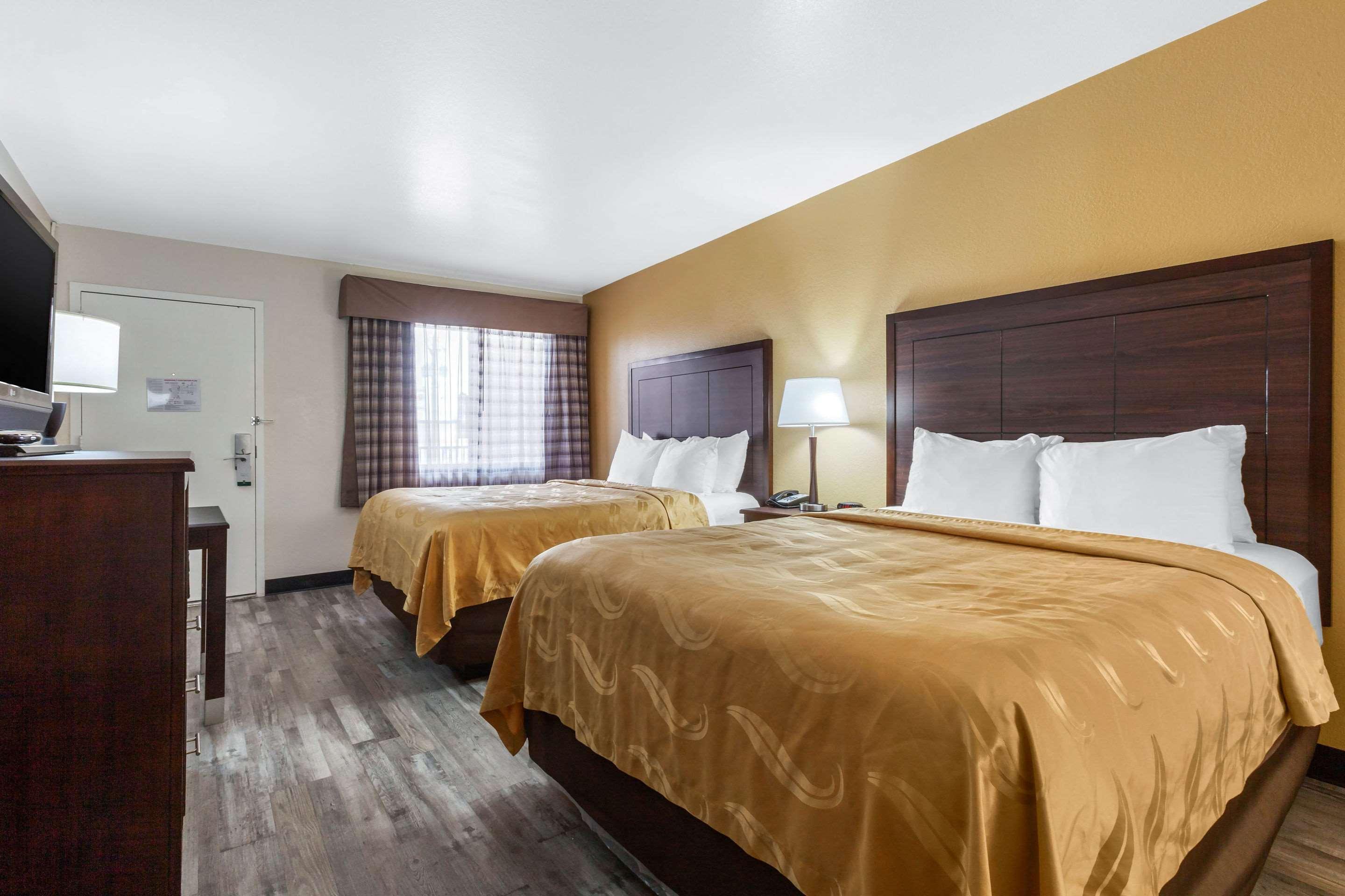 Quality Inn & Suites Near Downtown Mesa Exterior foto